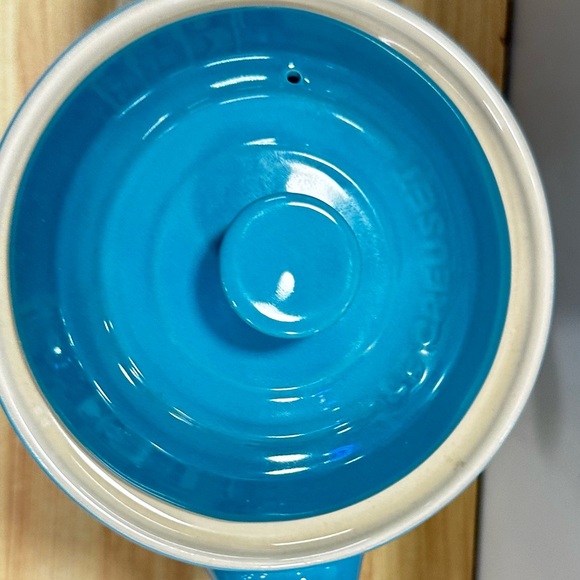 Le Creuset grand Caribbean Blue Ceramic Teapot 1.3qt new - Picture 5 of 7